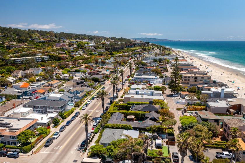 Beach Living at its Best! Great Location + Private Hot - Beach Vacation Rentals in Del Mar, California on Beachhouse.com