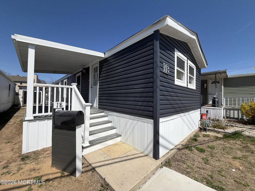 Don't miss this beautifully renovated 2-bedroom, 1-bath home! - Beach Home for sale in Hazlet, New Jersey on Beachhouse.com