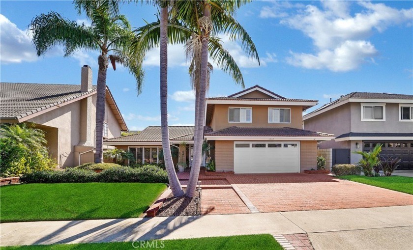 Welcome to this Gorgeous *Beach-Close* 2 Story, 3 Bedroom Pool - Beach Home for sale in Huntington Beach, California on Beachhouse.com