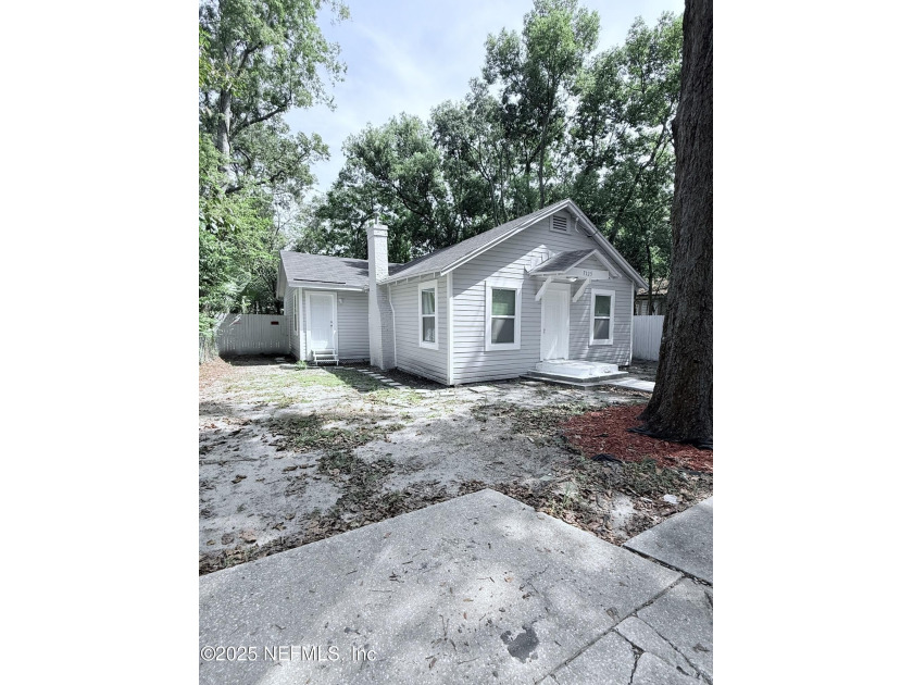 This charming 3-bedroom, 1-bath home on Jacksonville's Northside - Beach Home for sale in Jacksonville, Florida on Beachhouse.com