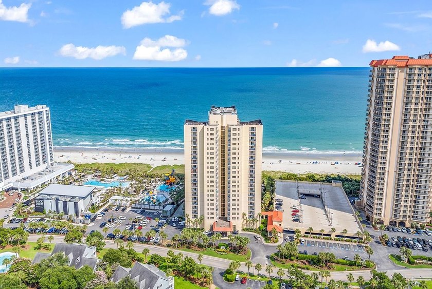 This 2 bed, 2 bath unit is turnkey and fully furnished, with a - Beach Condo for sale in Myrtle Beach, South Carolina on Beachhouse.com
