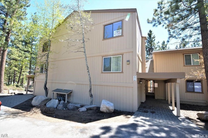 This Pinebrook condo is the perfect Tahoe retreat!  A beautiful - Beach Home for sale in Incline Village, Nevada on Beachhouse.com