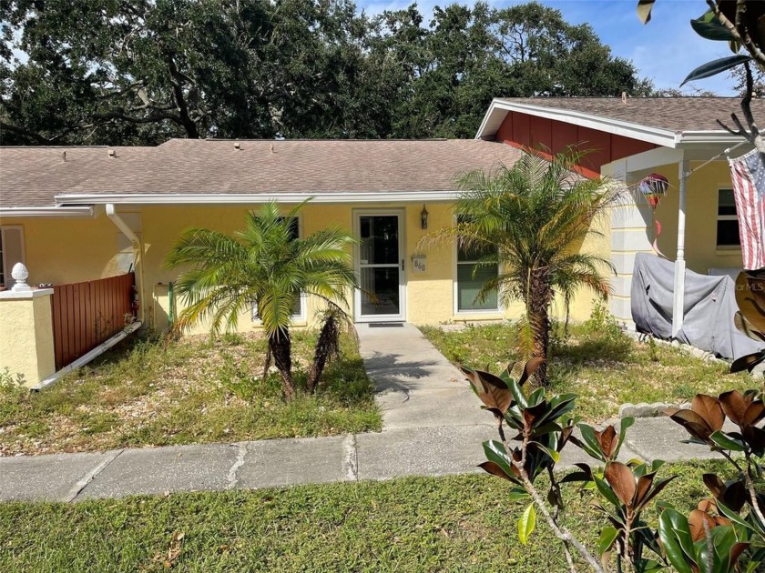 Price Reduction! Nicely appointed 1/1 one level villa in Heather - Beach Home for sale in Dunedin, Florida on Beachhouse.com