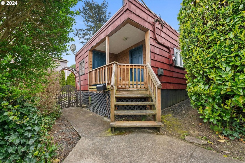 Would you believe that this little gem is a renovated carriage - Beach Home for sale in Astoria, Oregon on Beachhouse.com