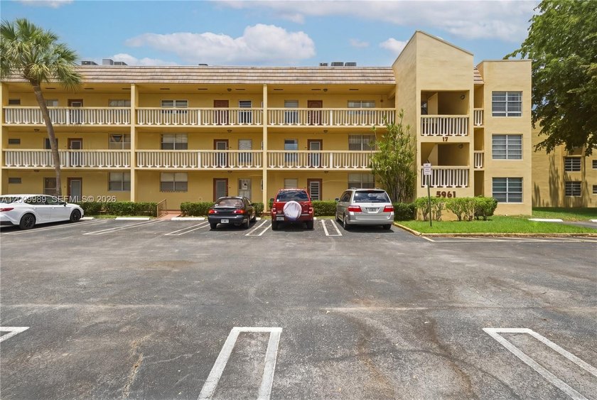 VERY NICE 2 BEDROOMS WITH 2 FULL BATHS, LOCATED ON FIRST FLOOR - Beach Condo for sale in Tamarac, Florida on Beachhouse.com