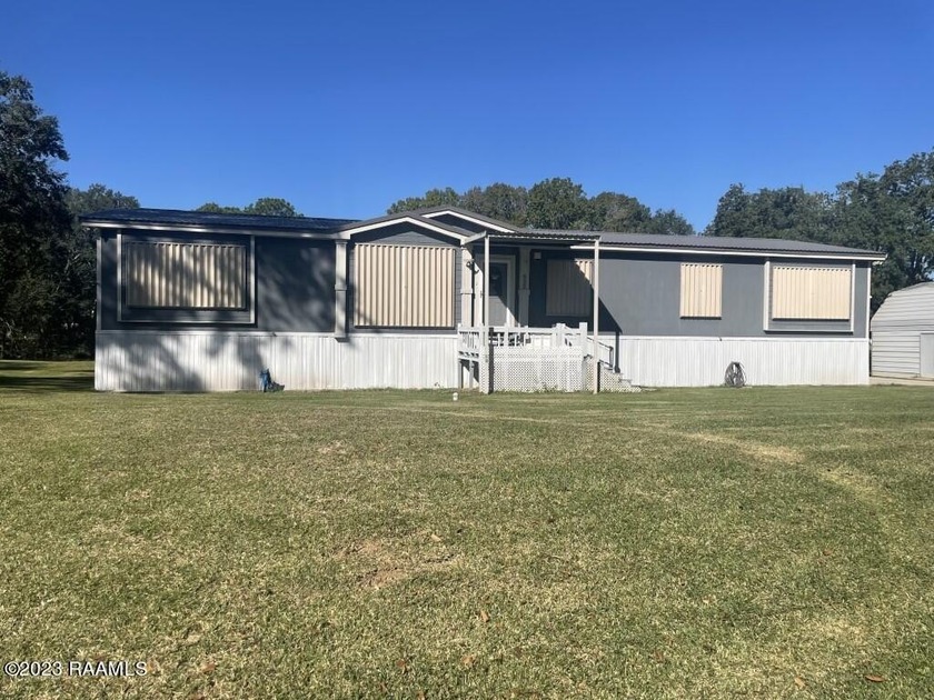 Waterfront Property!! Nestle back on the banks of the Franklin - Beach Home for sale in Franklin, Louisiana on Beachhouse.com