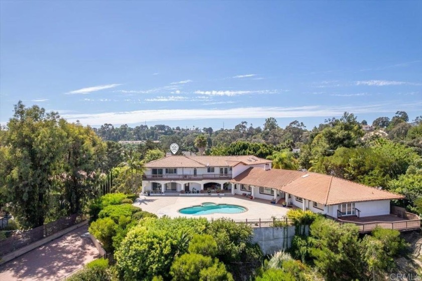 Set on a breathtaking 1.47 acre trophy lot with sweeping - Beach Home for sale in Encinitas, California on Beachhouse.com