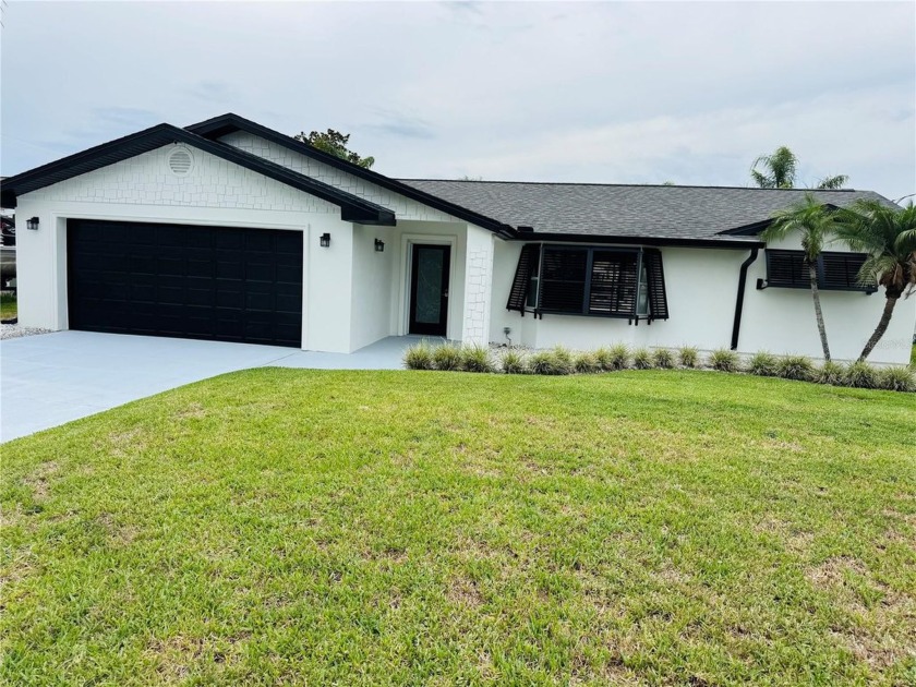 Amazing 4 bedroom home on expansive canal with a stunning salt - Beach Home for sale in Ormond Beach, Florida on Beachhouse.com