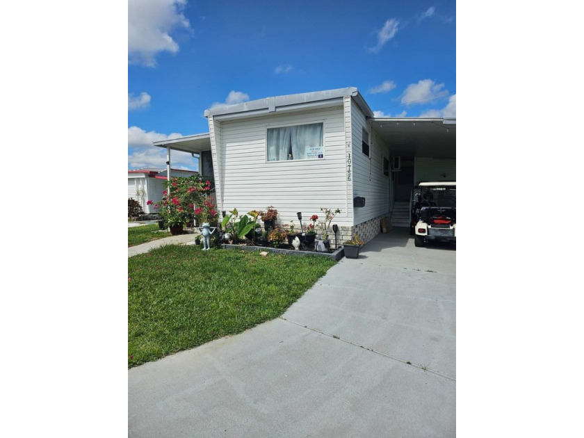 Come and see this charming 2 Bedroom in a desirable 55+ - Beach Home for sale in St. Petersburg, Florida on Beachhouse.com