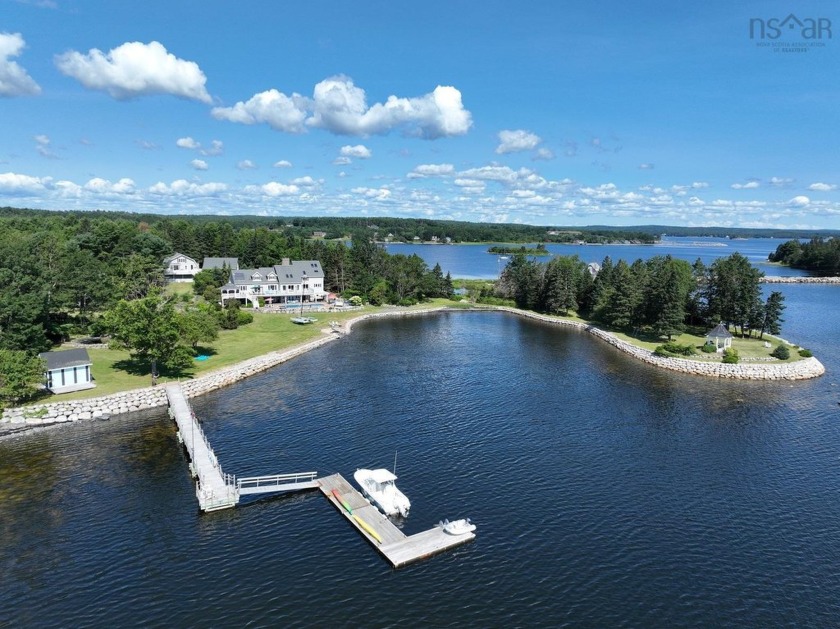 THE BEST SAILING WATERS ON THE EASTERN SEABOARD AND ENJOY COOL - Beach Home for sale in Martins Point,  on Beachhouse.com
