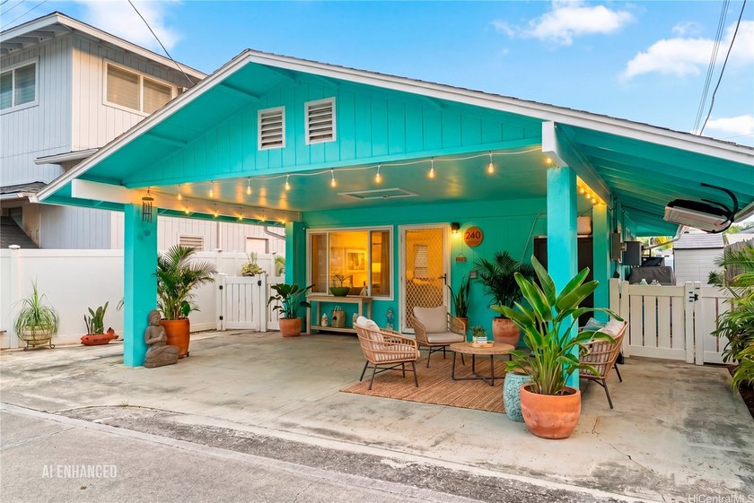 Down a quiet lane just a stones throw away from Kailua beach and - Beach Home for sale in Kailua, Hawaii on Beachhouse.com