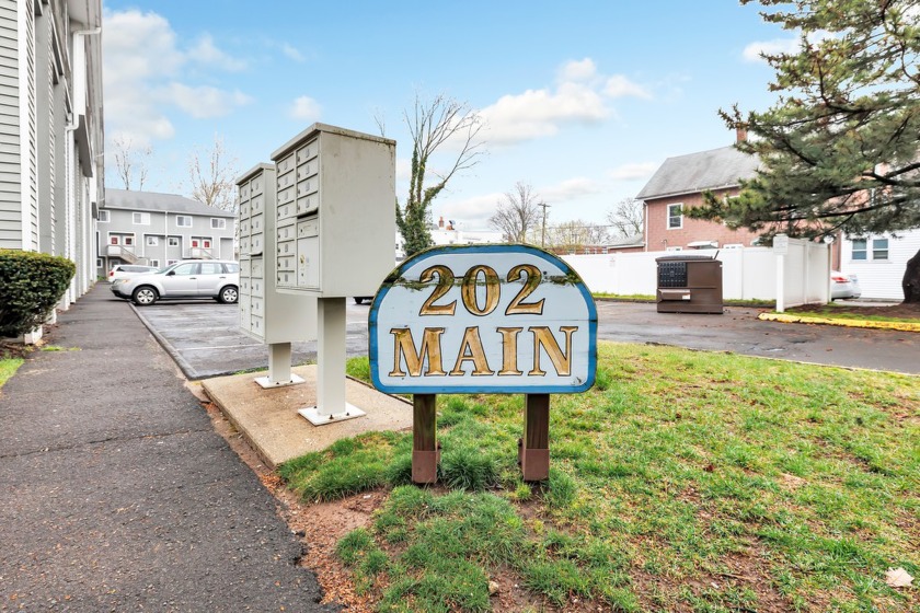 This is the one you've waiting for! Beautiful and Affordable is - Beach Condo for sale in West Haven, Connecticut on Beachhouse.com