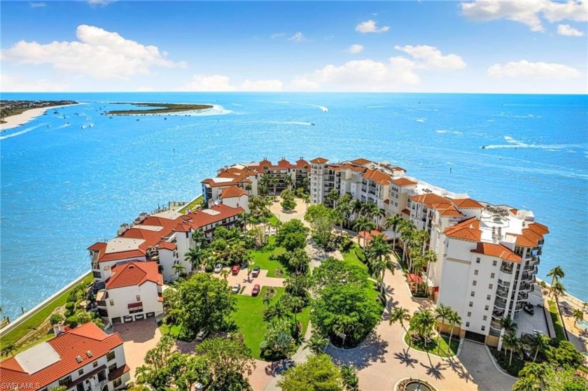 Welcome to this marvelously renovated 2 bedroom, 2.5 bathroom - Beach Condo for sale in Naples, Florida on Beachhouse.com