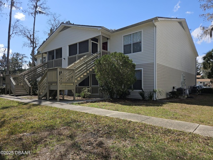 This updated 1 bedroom, 1 bath condo offers a serene lakeside - Beach Condo for sale in South Daytona, Florida on Beachhouse.com