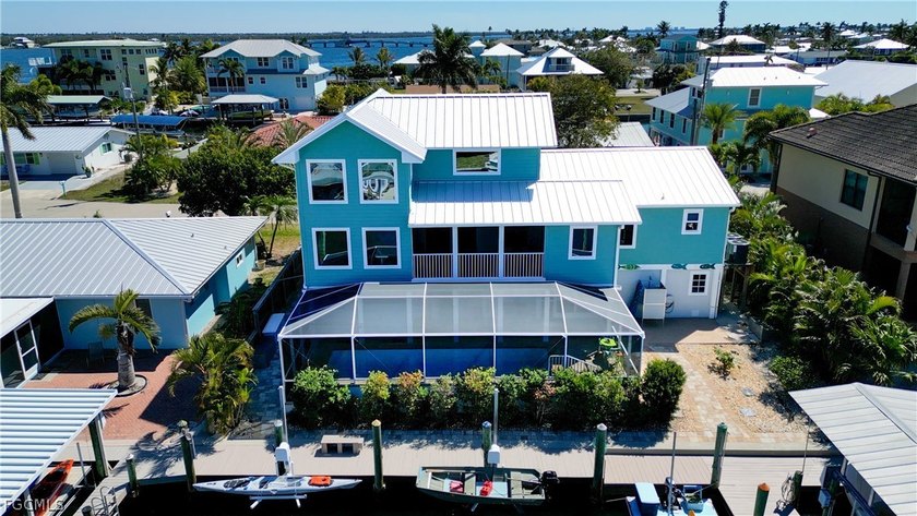 Luxury Island Living with Custom Touches Everywhere! This - Beach Home for sale in Matlacha, Florida on Beachhouse.com