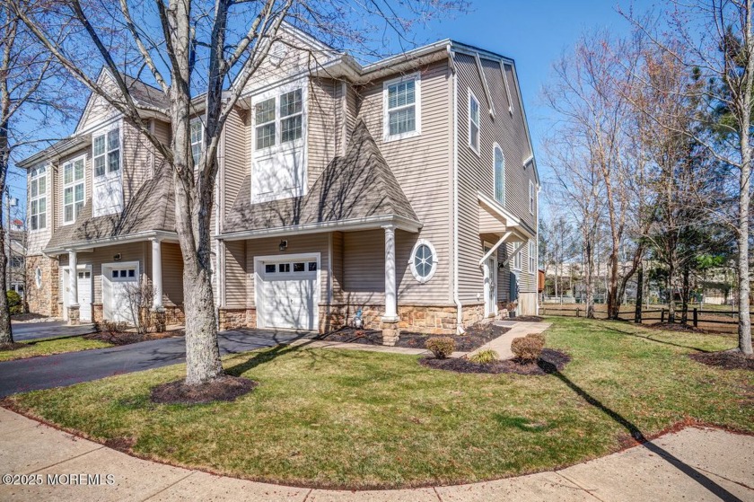 Stunning End-Unit in Island Crest - Stafford Township's - Beach Home for sale in Manahawkin, New Jersey on Beachhouse.com