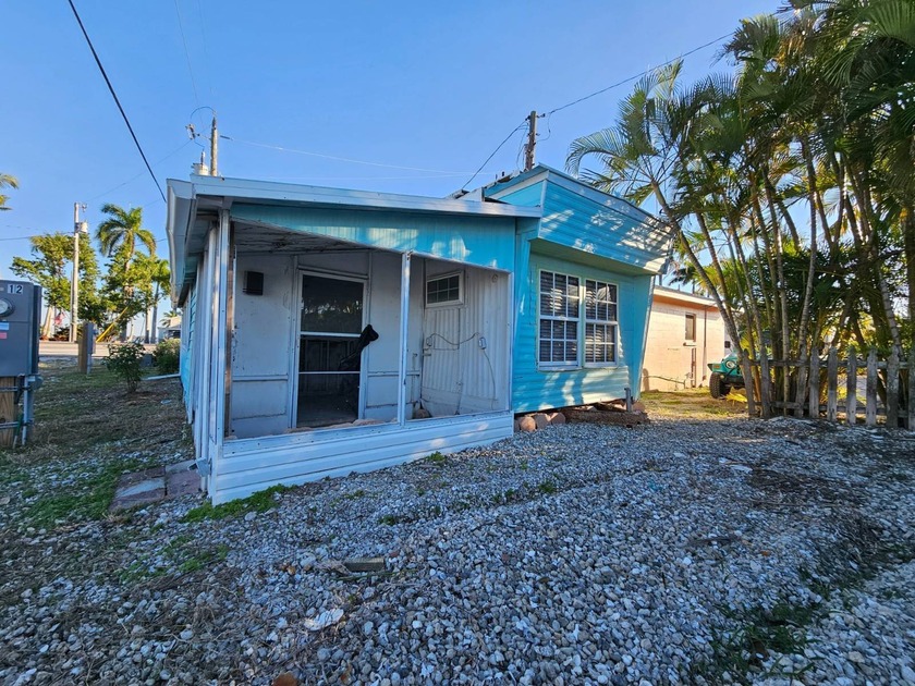 (Due to Hurricane Damage this home will need many repairs done) - Beach Home for sale in Matlacha, Florida on Beachhouse.com