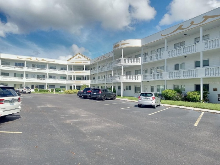 FANTASTIC INVESTOR'S SPECIAL Unit with a GREAT tenant in place - Beach Condo for sale in Clearwater, Florida on Beachhouse.com