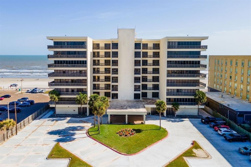 This exceptional 4th-floor corner unit boasts unbeatable views - Beach Condo for sale in Corpus Christi, Texas on Beachhouse.com