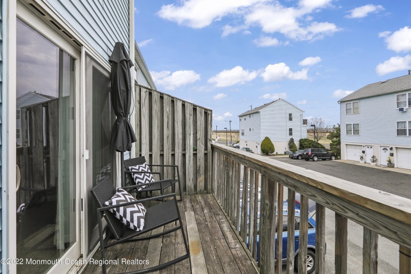 Welcome to this spacious 2 Bedroom 1 and a 1/2 Bathroom Townhome - Beach Townhome/Townhouse for sale in Keansburg, New Jersey on Beachhouse.com
