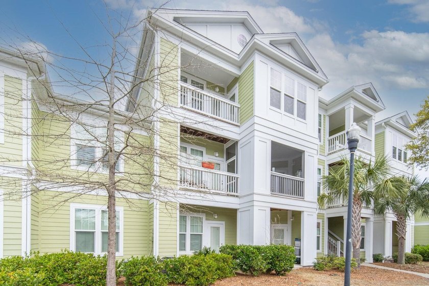 Larger Beautiful Top-Floor one bedroom condo in Southampton - Beach Condo for sale in Mount Pleasant, South Carolina on Beachhouse.com