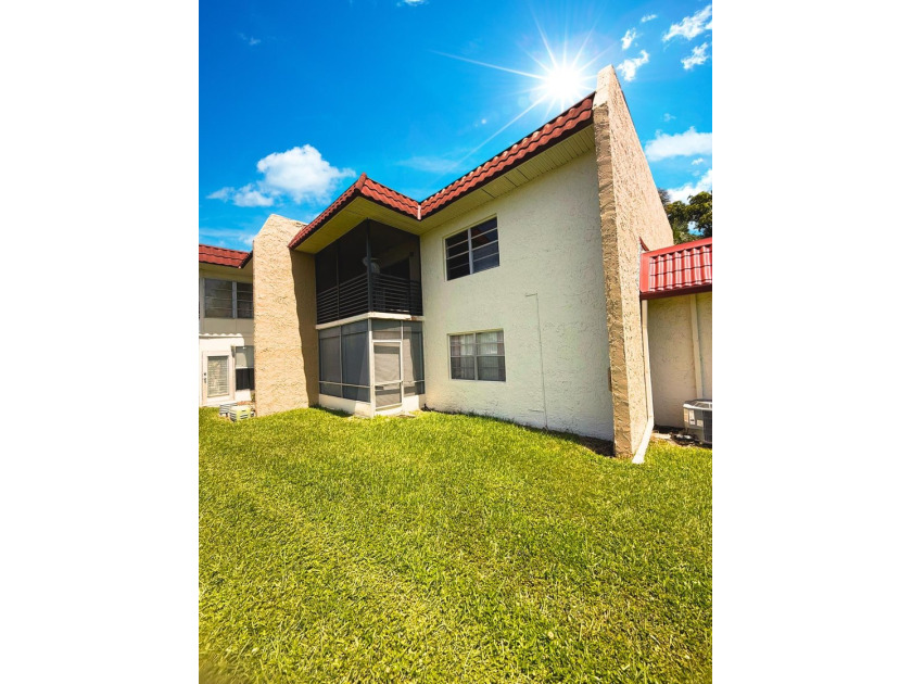 This beautifully maintained second-floor apartment offers - Beach Condo for sale in West Palm Beach, Florida on Beachhouse.com