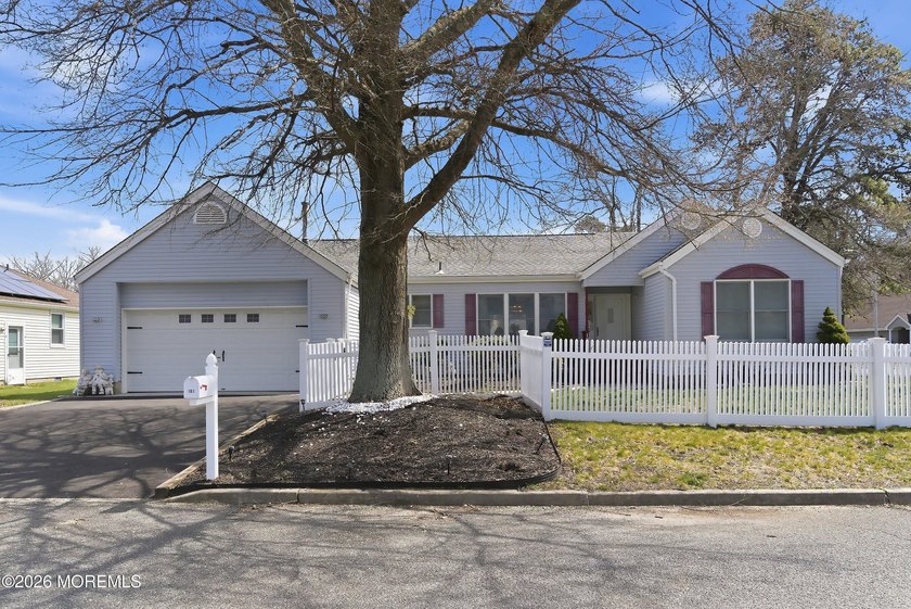 Welcome to the desirable Sunrise Beach community! This inviting - Beach Home for sale in Forked River, New Jersey on Beachhouse.com
