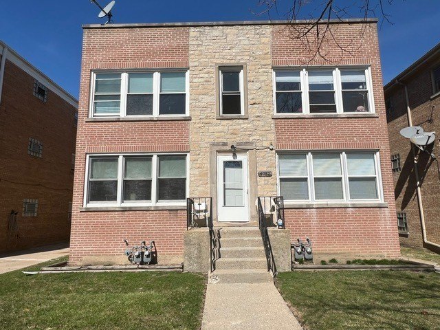 NICE, BRIGHT AND SUNNY 2 BEDROOM PLUS TANDEM IN GREAT LOCATION - Beach Condo for sale in Skokie, Illinois on Beachhouse.com