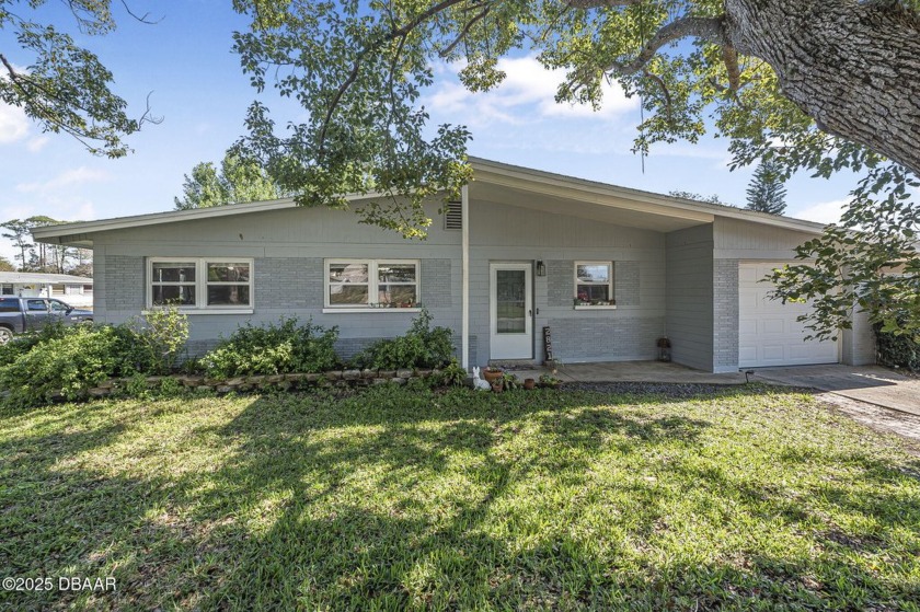 NEVER FLOODED. This well maintained 3-bedroom, 2-bathroom home - Beach Home for sale in South Daytona, Florida on Beachhouse.com