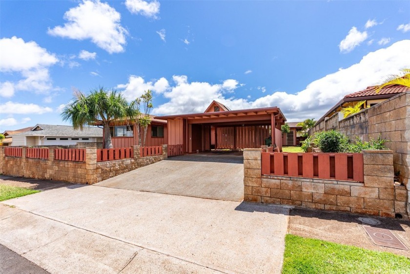 Come see this updated single level, 3-bedroom, 2-bath home - Beach Home for sale in Mililani, Hawaii on Beachhouse.com