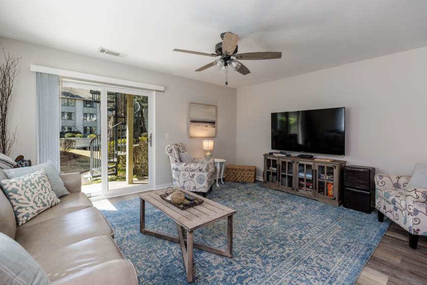 25 Springwood First Floor, 1 Level, Walk to - Beach Vacation Rentals in Hilton Head Island, South Carolina on Beachhouse.com