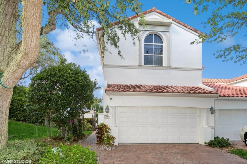 Boater's Dream Home! This stunning 2-story townhouse on an - Beach Townhome/Townhouse for sale in Hollywood, Florida on Beachhouse.com