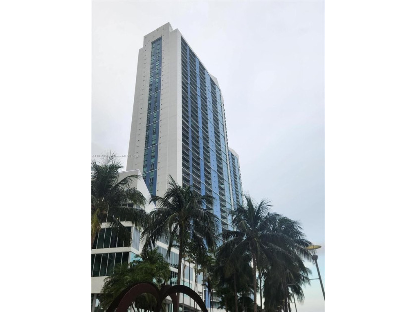 Beautifully remodeled 2BD/2BA condo on the 18th floor of One - Beach Condo for sale in Miami, Florida on Beachhouse.com
