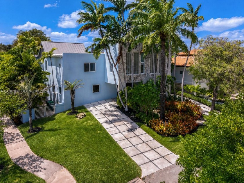A truly exceptional Miami Modern Tropical residence set on a - Beach Home for sale in Key Biscayne, Florida on Beachhouse.com