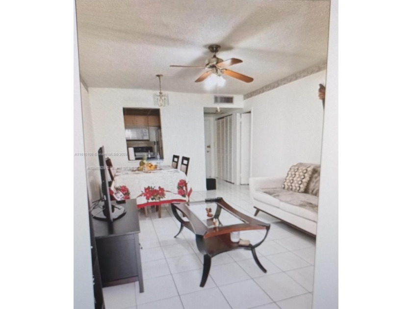 Location, Location Location!! 1/1 condo in exclusive Sunny - Beach Condo for sale in Sunny Isles Beach, Florida on Beachhouse.com