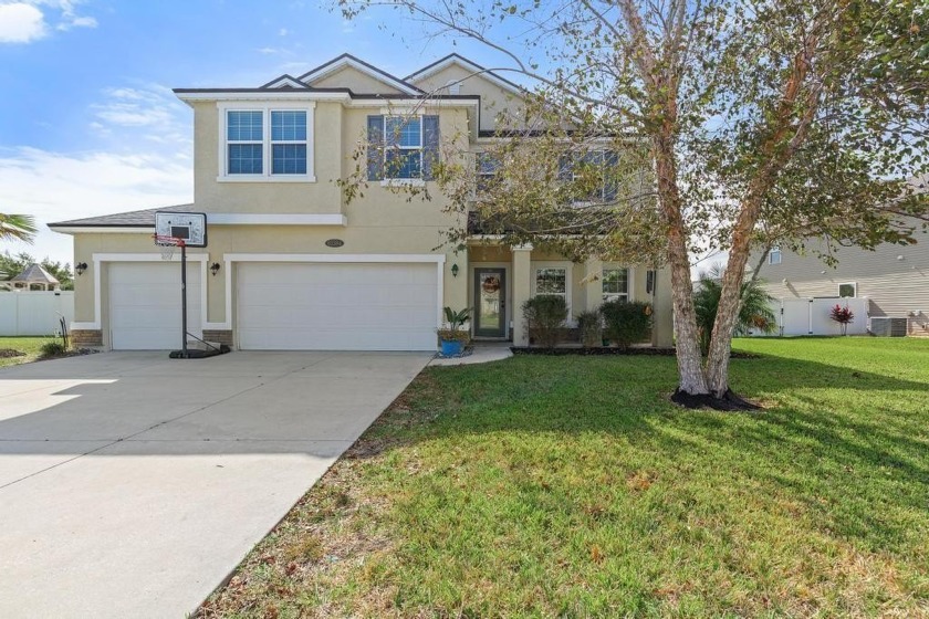 Run, don't walk! This stunning Amelia Concourse abode features a - Beach Home for sale in Fernandina Beach, Florida on Beachhouse.com