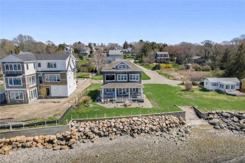 Direct waterfront living in the heart of Jamestown! 503 Seaside - Beach Home for sale in Jamestown, Rhode Island on Beachhouse.com