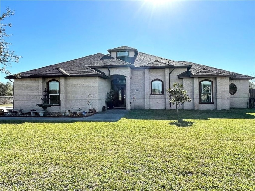 MOTIVATED SELLER!! Looking for a large spacious home, property - Beach Home for sale in Aransas Pass, Texas on Beachhouse.com