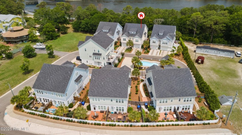 Stunning updated 3BR/3.5BA townhome just steps from state park - Beach Townhome/Townhouse for sale in Carolina Beach, North Carolina on Beachhouse.com