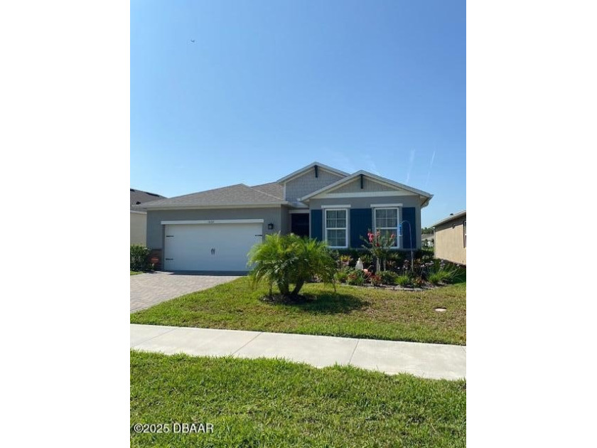 ALL ON ONE FLOOR, full block home w/stucco, 9' ceilings & plank - Beach Home for sale in New Smyrna Beach, Florida on Beachhouse.com