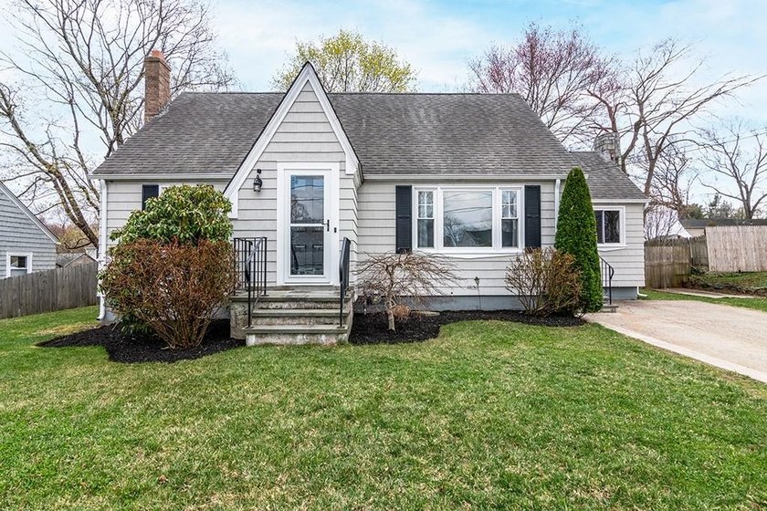 Location. Set on a quiet street in desirable Warwick Neck this - Beach Home for sale in Warwick, Rhode Island on Beachhouse.com