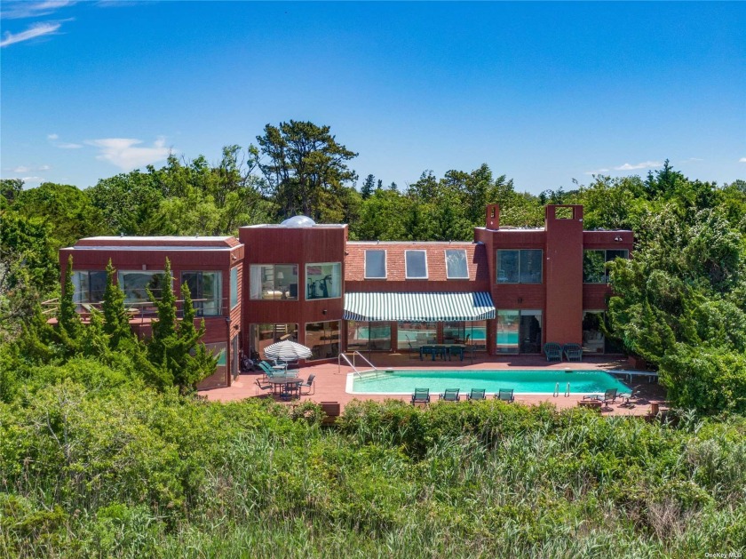 A private enclave situated on 3+/- bayfront acres in the - Beach Home for sale in Quogue, New York on Beachhouse.com