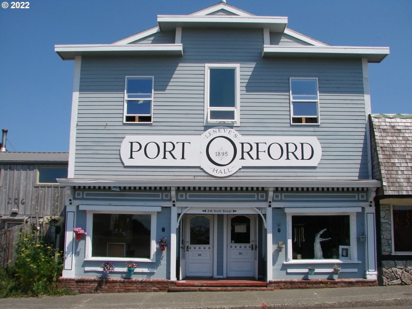 A RARE OPPORTUNITY! Commercial Store Frontage And 3- 450sf - Beach Home for sale in Port Orford, Oregon on Beachhouse.com