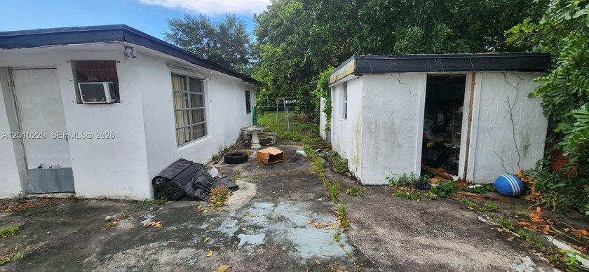 NO CALLS PLS. Unapproved short sale. The property requires - Beach Home for sale in Pompano Beach, Florida on Beachhouse.com