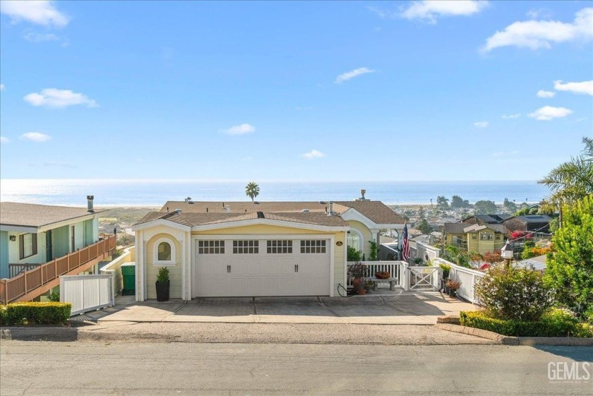 Coastal living at its finest. This custom home in Morro Bay - Beach Home for sale in Morro Bay, California on Beachhouse.com