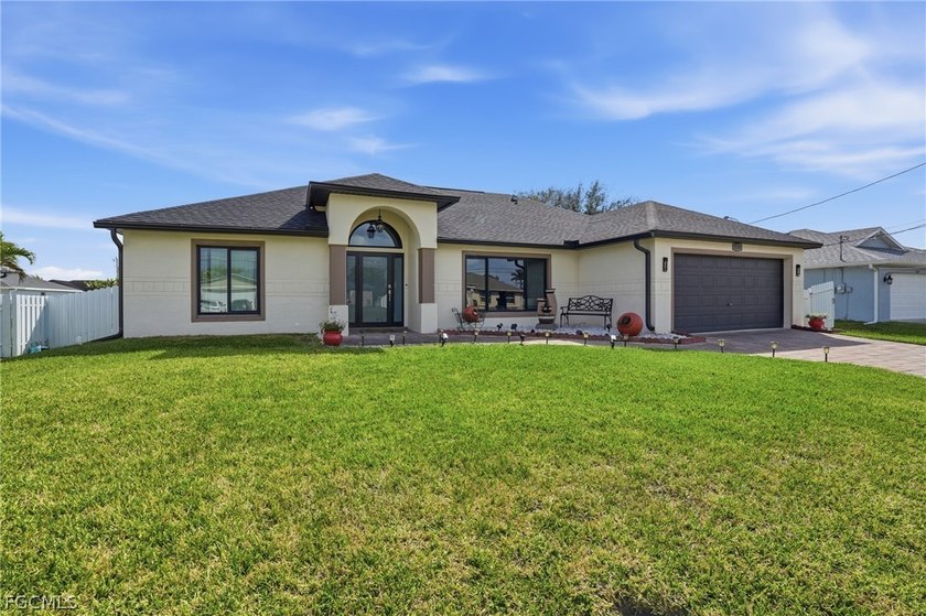 Spacious and beautifully maintained pool home in the heart of - Beach Home for sale in Cape Coral, Florida on Beachhouse.com