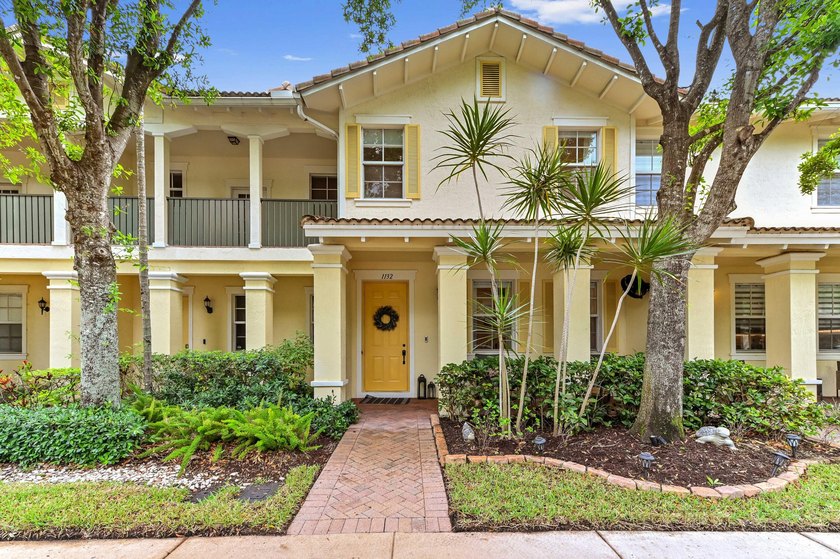Step into this beautifully maintained townhome in the highly - Beach Townhome/Townhouse for sale in Boca Raton, Florida on Beachhouse.com