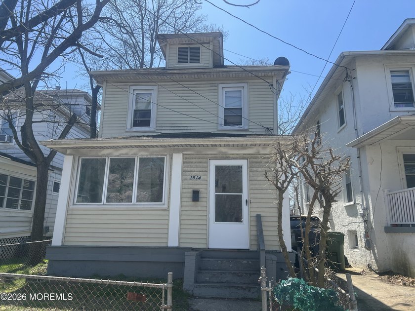 Investors' dream or buyers with creative and open mind - Beach Home for sale in Neptune, New Jersey on Beachhouse.com