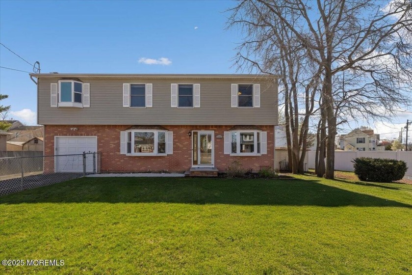 Welcome to this charming 5-bedroom, 2- bathroom home close to - Beach Home for sale in Union Beach, New Jersey on Beachhouse.com
