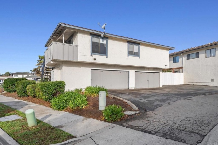 THIS RECENTLY UPDATED UPPER-LEVEL CONDO OFFERS THE PERFECT - Beach Condo for sale in Oceanside, California on Beachhouse.com